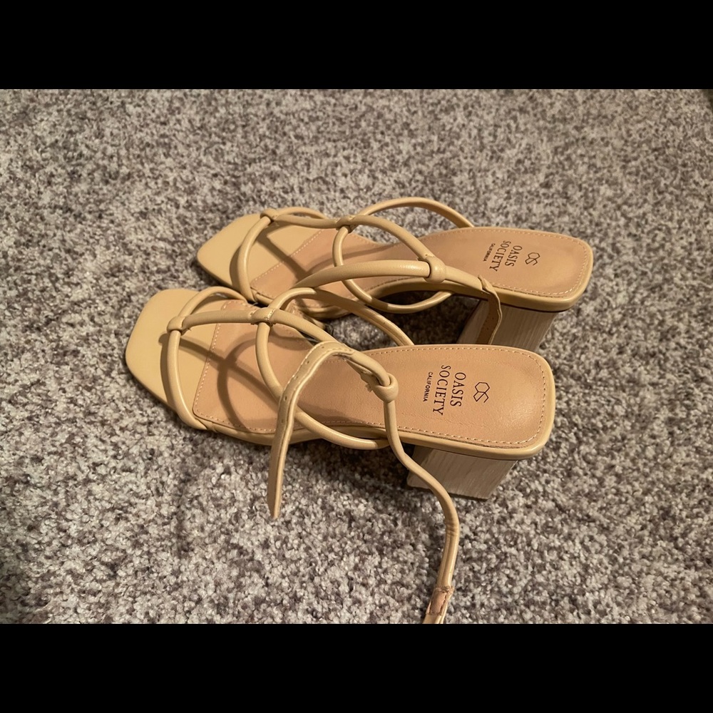 Nude/tan heels. Worn once. Size 9. Block heel.